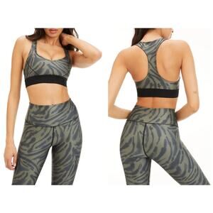 GOOD AMERICAN NWT Active Racerback Sports Bra in Sea Turtle Print // XS